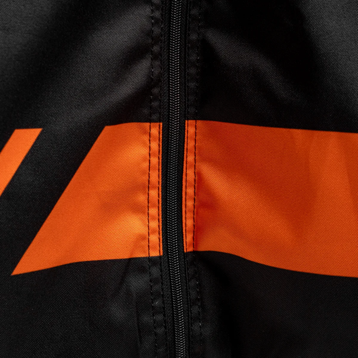 Hockey bag zipper detail